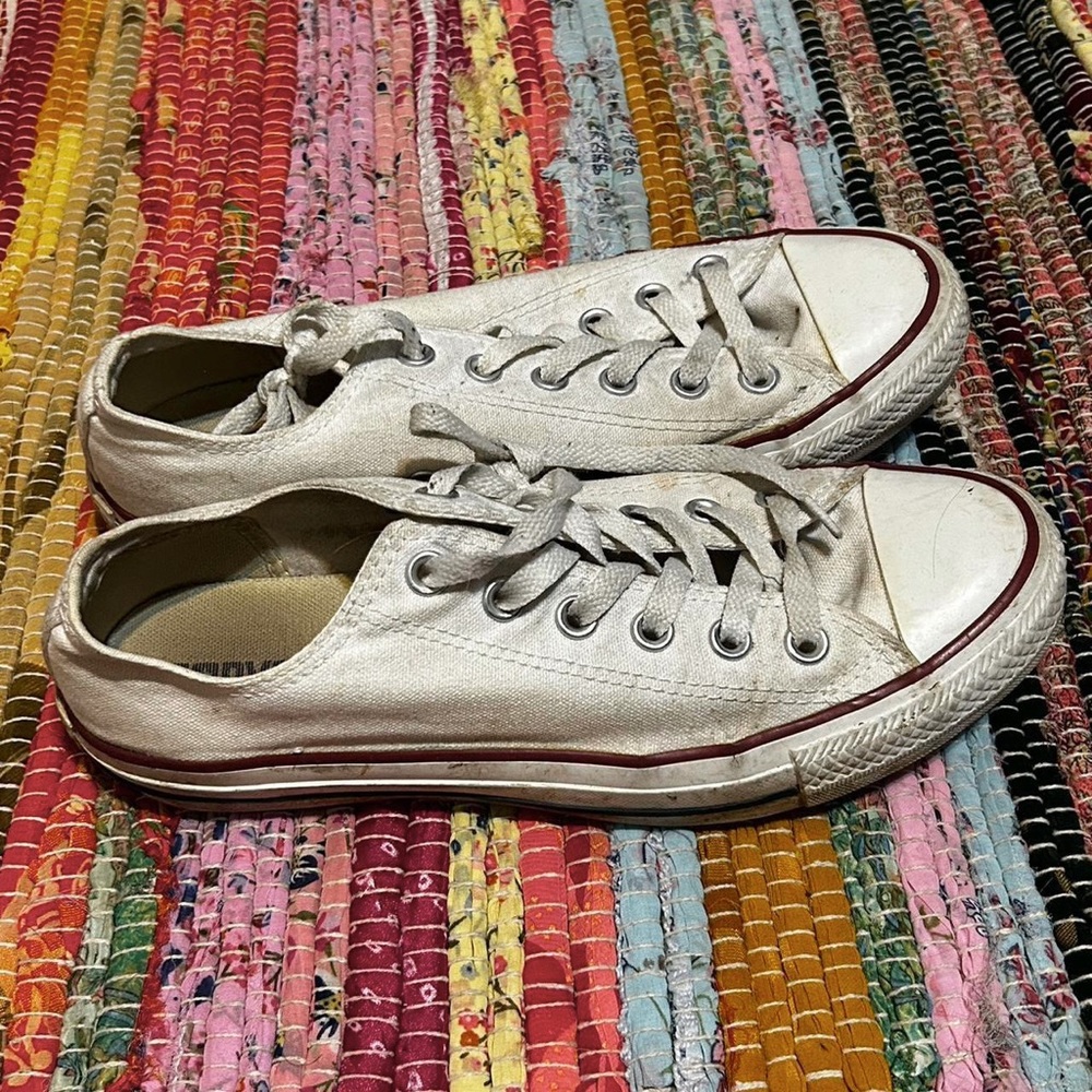 low top white converse.